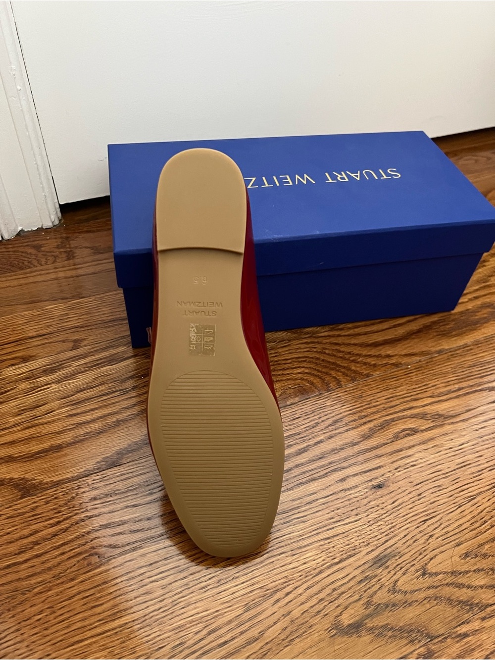 Stuart Weitzman Red Patent MaryJane Flat with Gold Buckle - Picture 4 of 6